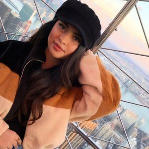 Meet your Posher, Maria